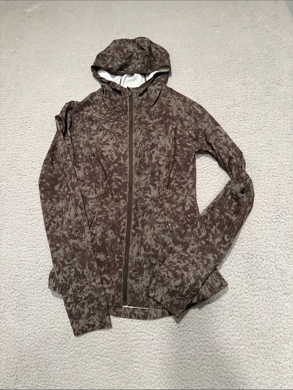 Lululemon Mist Over Windbreaker
Summer Shade Medium Olive Dark Olive size 4